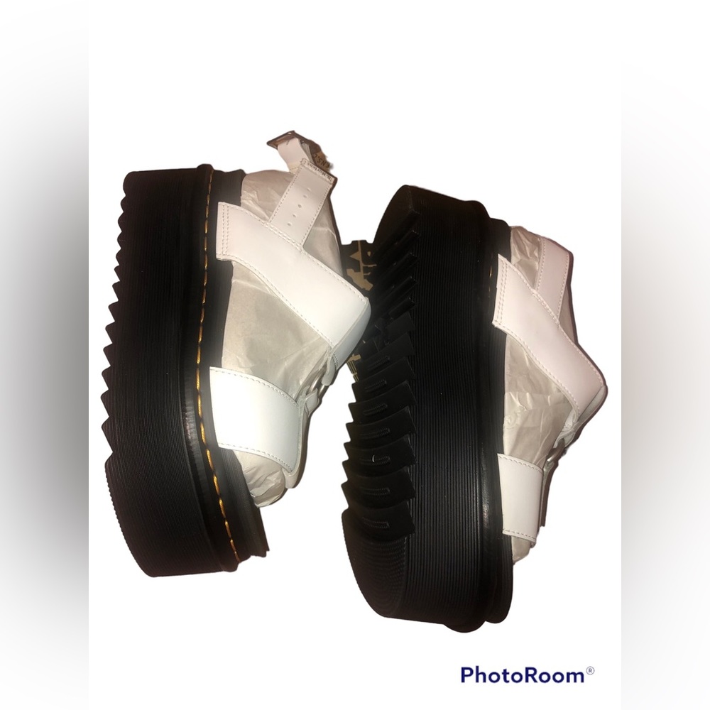 Dr. Martens × FRANCIS LEATHER STRAP SANDALS - Picture 9 of 13